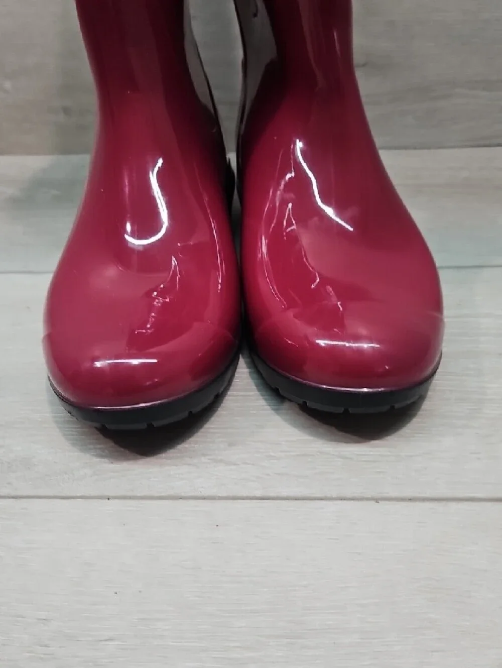 UGG Women's Glossy Raspberry Rain Boots
